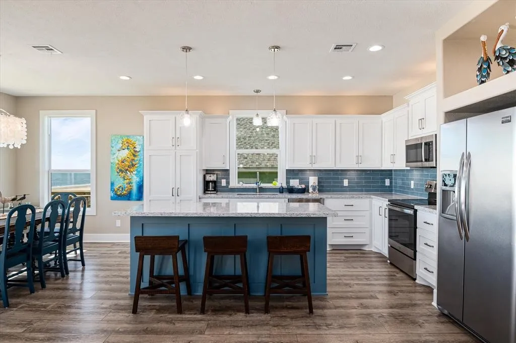 79cb8b9fde3e412f9fd9a3ceeee81f01 | Beachhouse | Texas | TX | Vacation Homes | Galveston | Crystal Beach | Kokomo | Breezy Days | Beachfront Elegance | Sunrise Serenity | Southern Sands Property Management, LLC