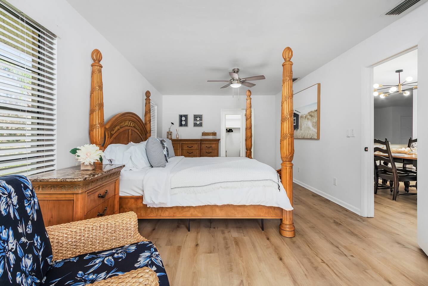 Enjoy the convenience of the primary bedroom with easy access to the ensuite bathroom for a seamless retreat!