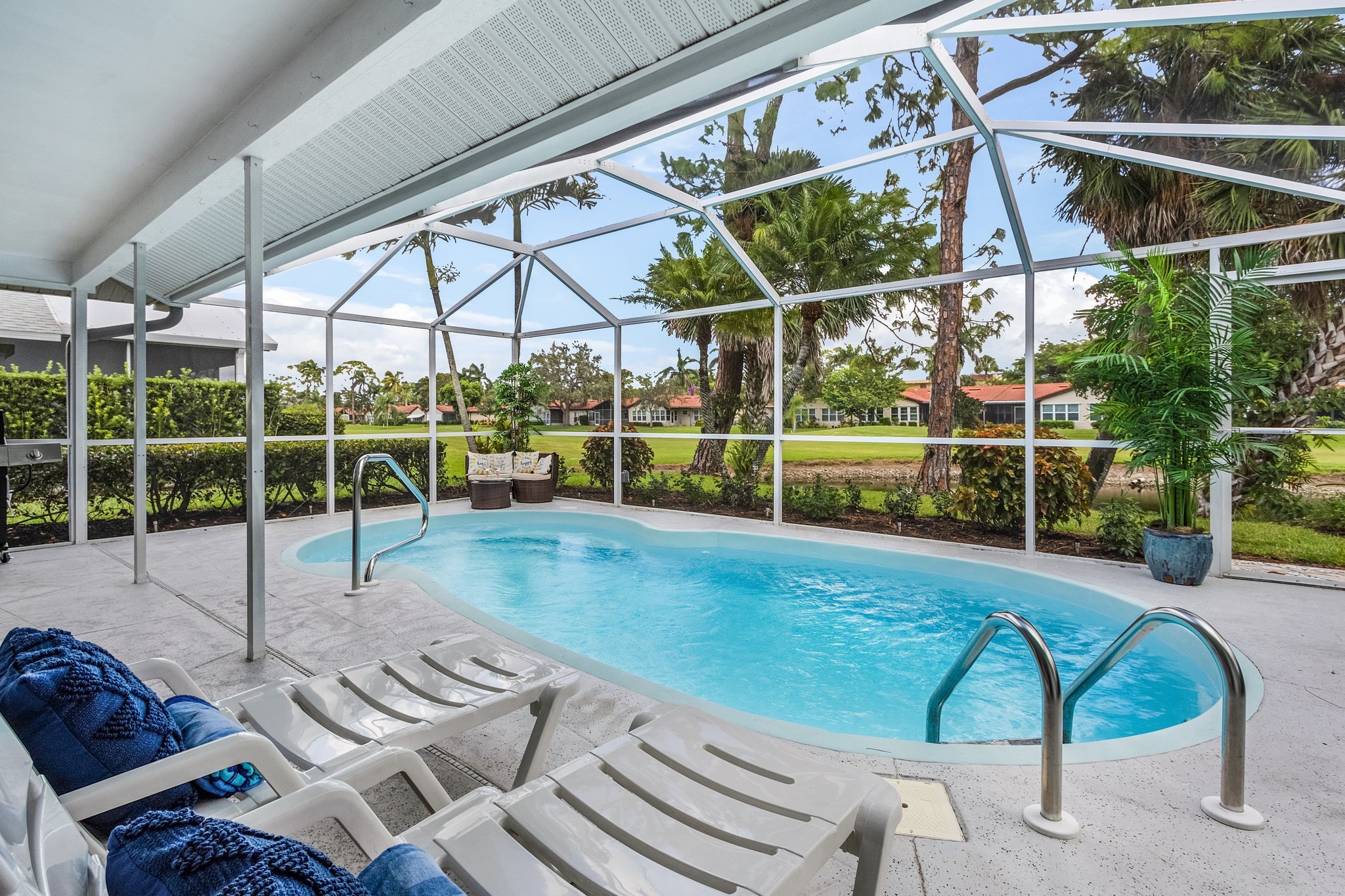 Photo inspiration: Golfing Luxury Rentals With Pool Reference: Naples Golf Front Luxe Home Htd Pool Golf Available