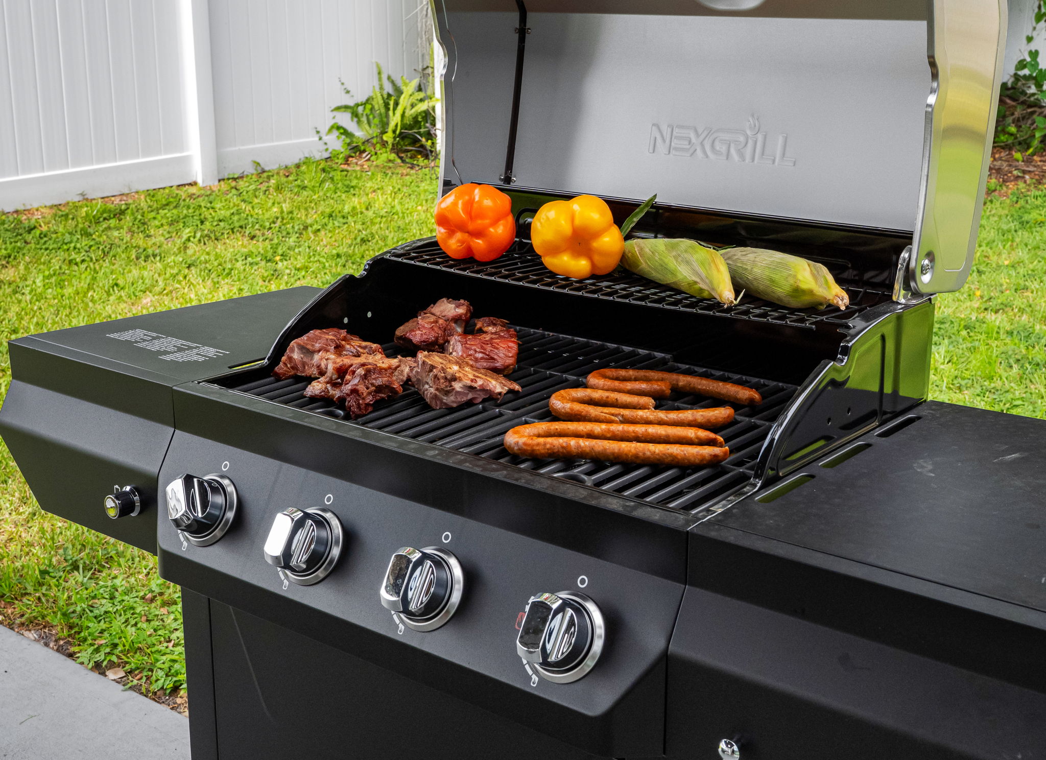 Fire up the BBQ, sip a cold drink, and enjoy casual conversation from the comfort of this shaded poolside lounge.