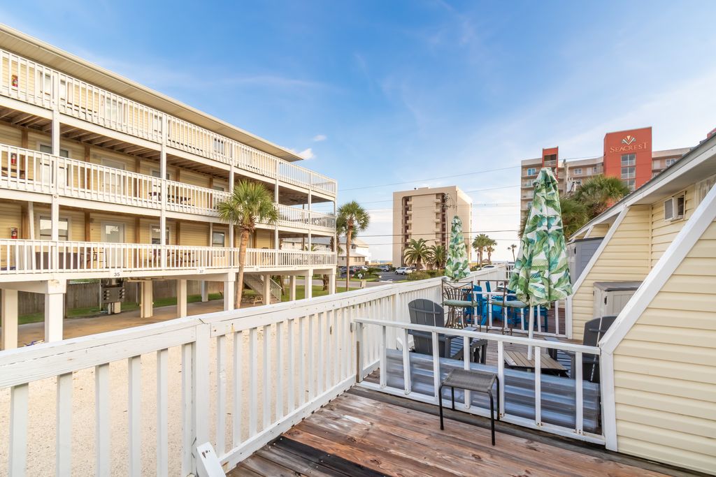 Gorgeous balcony views!