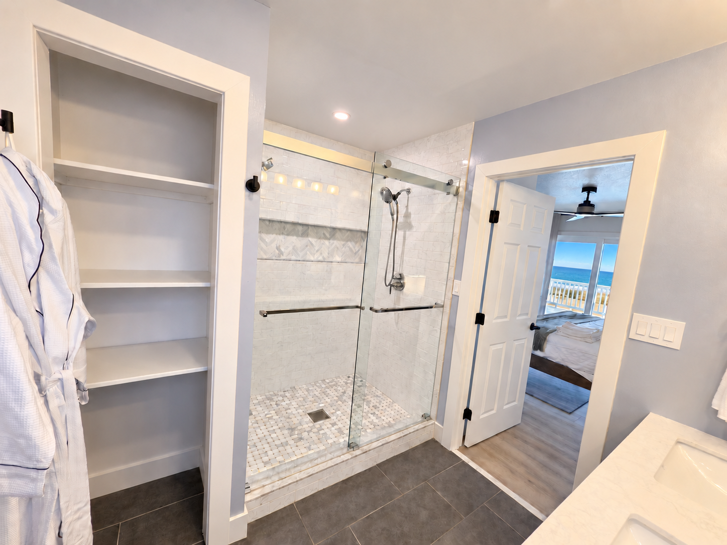 Ensuite to the Nantucket room