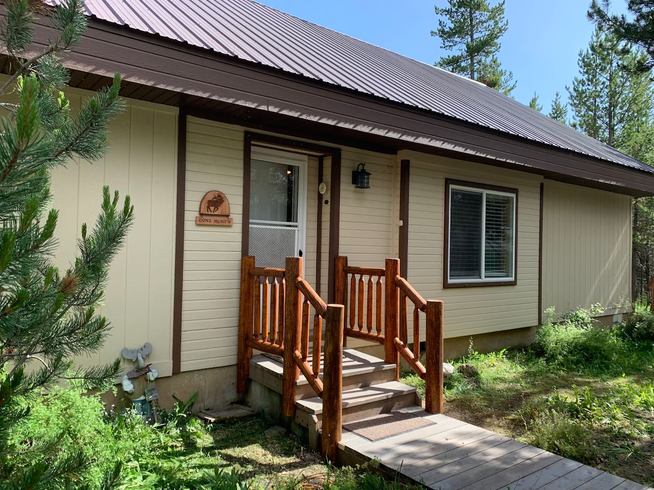 Cozy Cabin Front