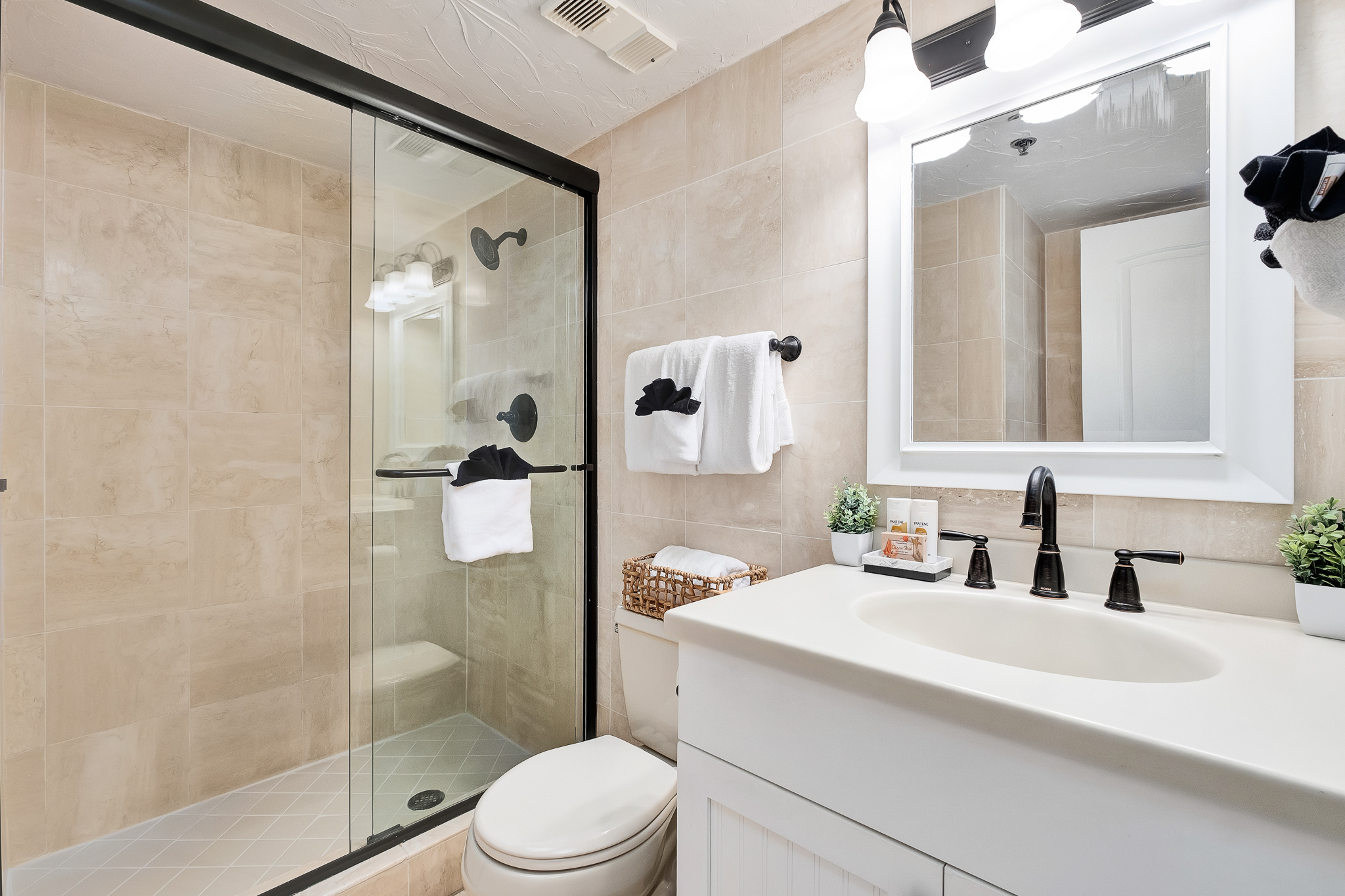 Bathroom #2 - Walk in the large shower cabin after an unforgettable day at the beach