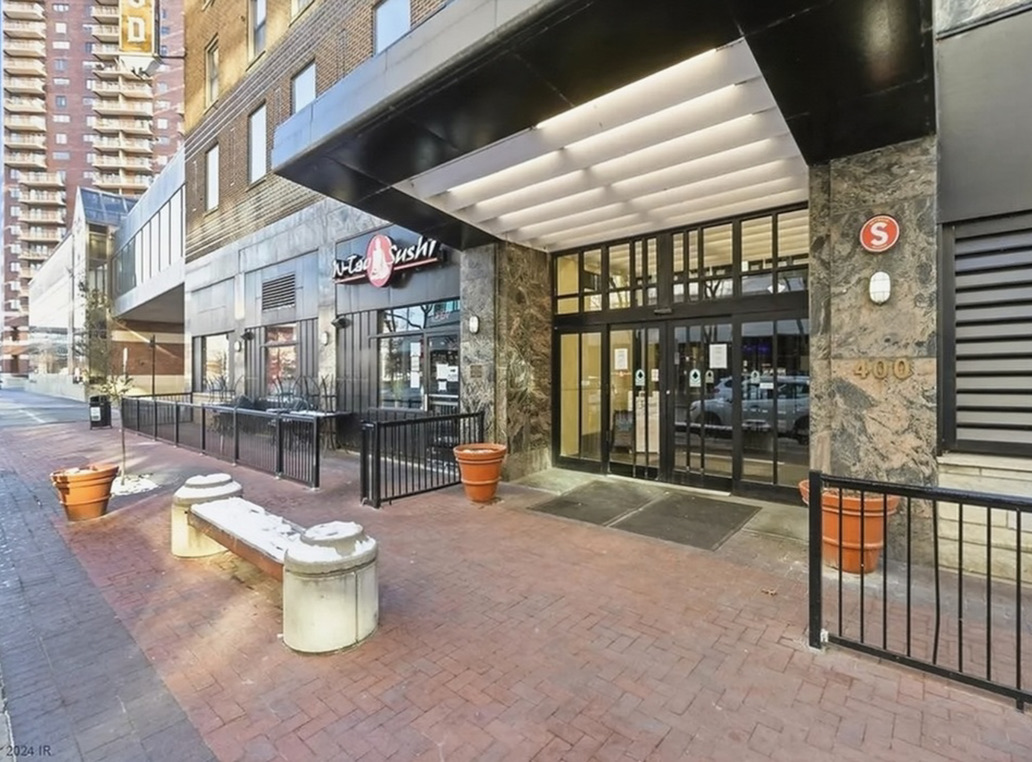 The Kirkwood Building entrance on Walnut Street