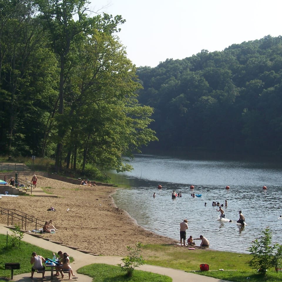 Pounds Hollow Beach- 30 minutes