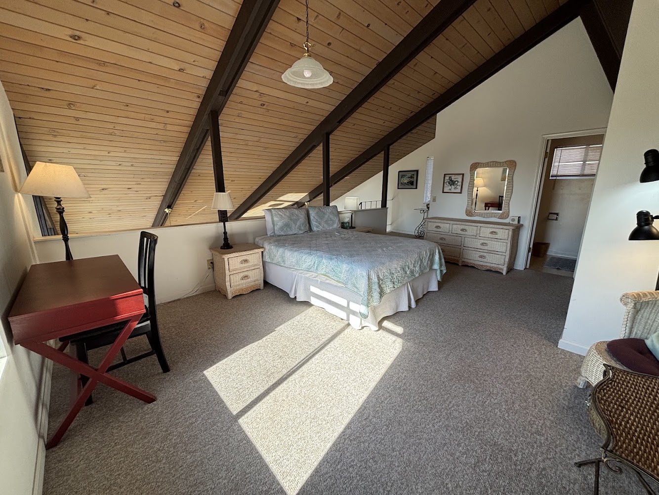Upstairs bedroom with en-suite bathroom