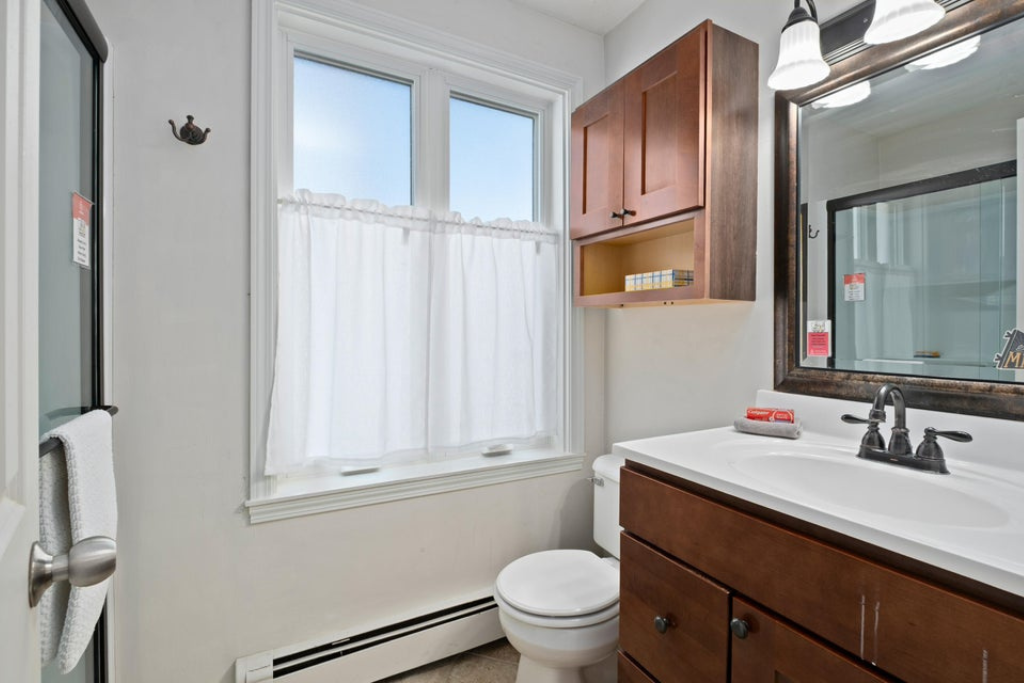 Full Bath for Everyday Comfort