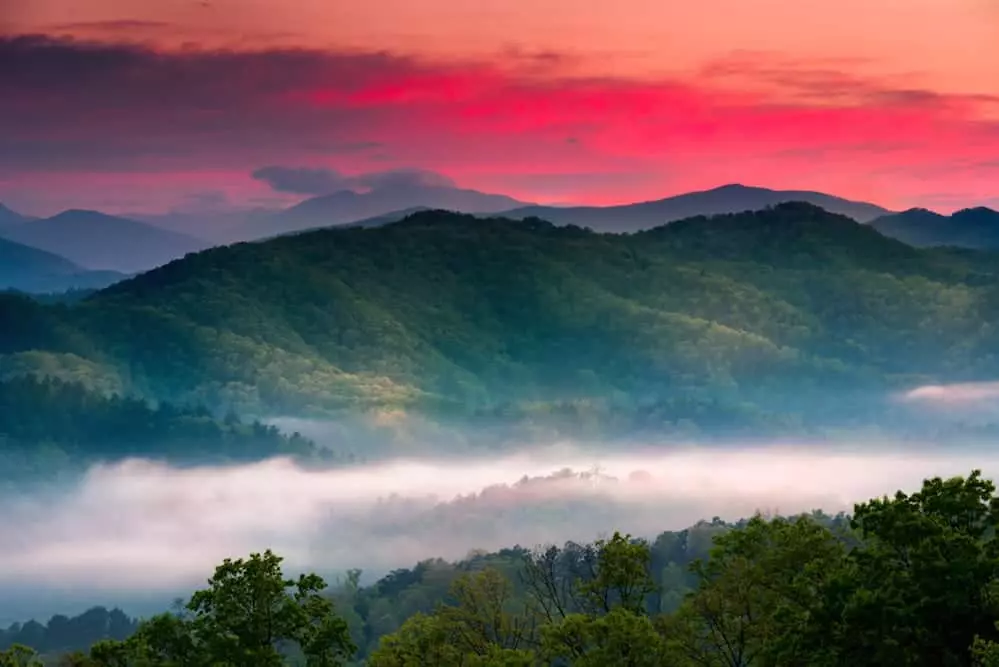 smoky mountains cloulds