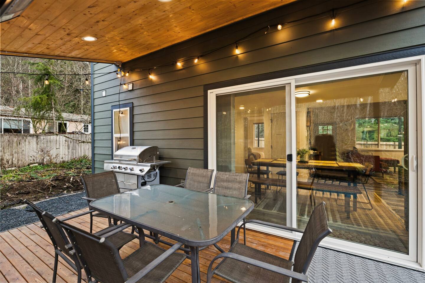 Enjoy an outdoor meal with seating for the entire family. Space heater available so that you can enjoy eating outdoors even when the weather is chilly