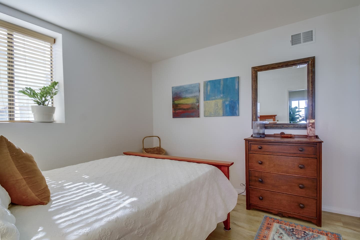 A very comfortable queen bed and drawers for your clothes so you can ditch the suitcases