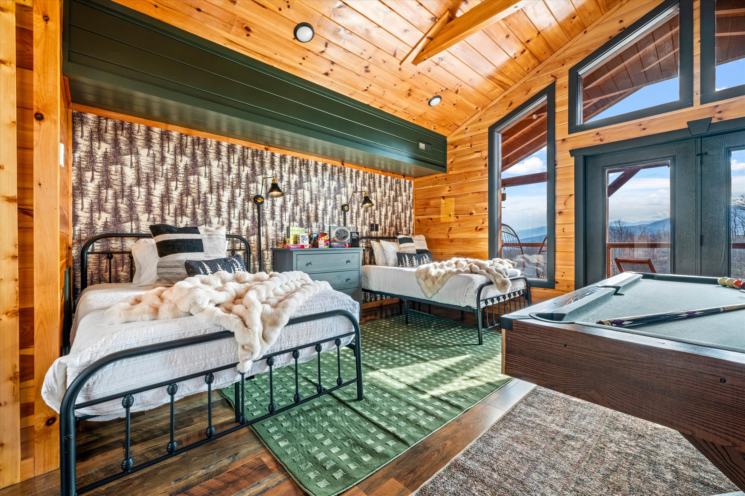 Sleep, play, repeat 🛏️🎮 Loft with 2 comfy double beds.