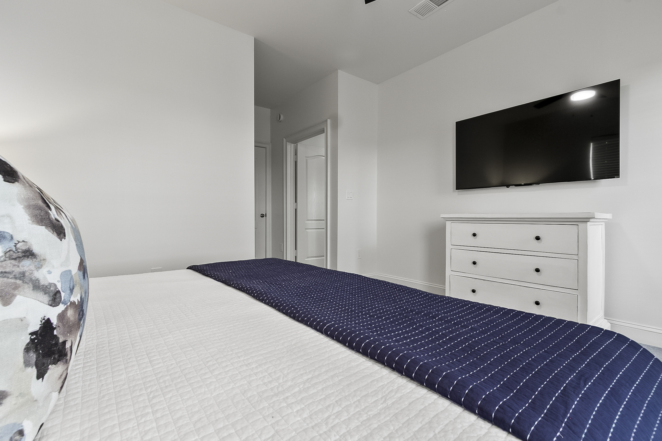 Master Suite King Bedroom