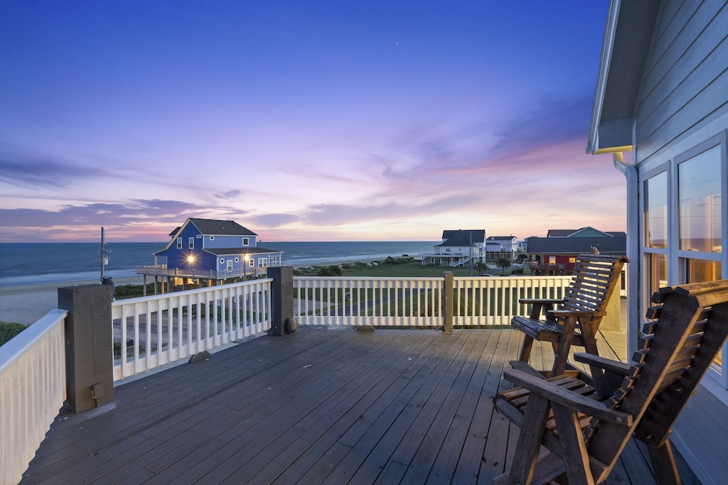 7b99ac56a80244e19c5ba3f1b7318ad4 | Beachhouse | Texas | TX | Vacation Homes | Galveston | Crystal Beach | Kokomo | Breezy Days | Beachfront Elegance | Sunrise Serenity | Southern Sands Property Management, LLC