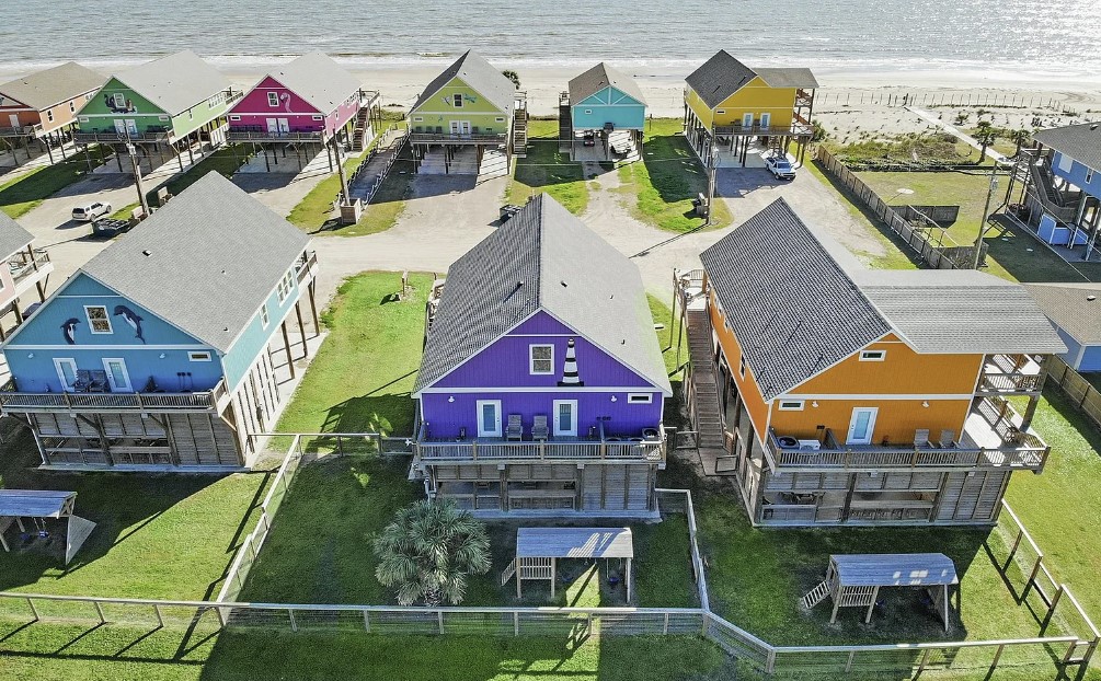 7babb3cb7ef4417e8a96b5e91e58971b | Beachhouse | Texas | TX | Vacation Homes | Galveston | Crystal Beach | Kokomo | Breezy Days | Beachfront Elegance | Sunrise Serenity | Southern Sands Property Management, LLC