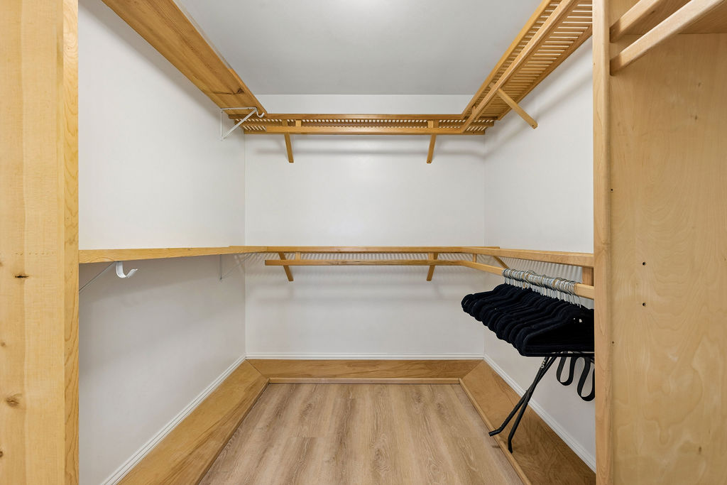 Plenty of space for keeping your luggage out of the way!