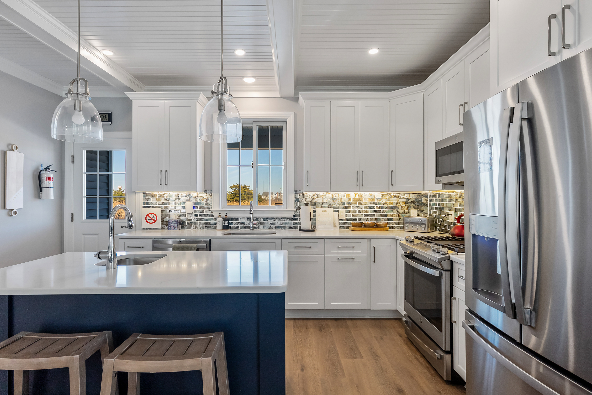 Large Kitchen With Island