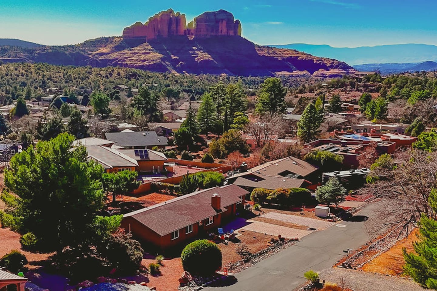 Iconic Sedona red rock views from your private Chapel area retreat