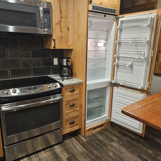 Kitchen area 2 of 2.