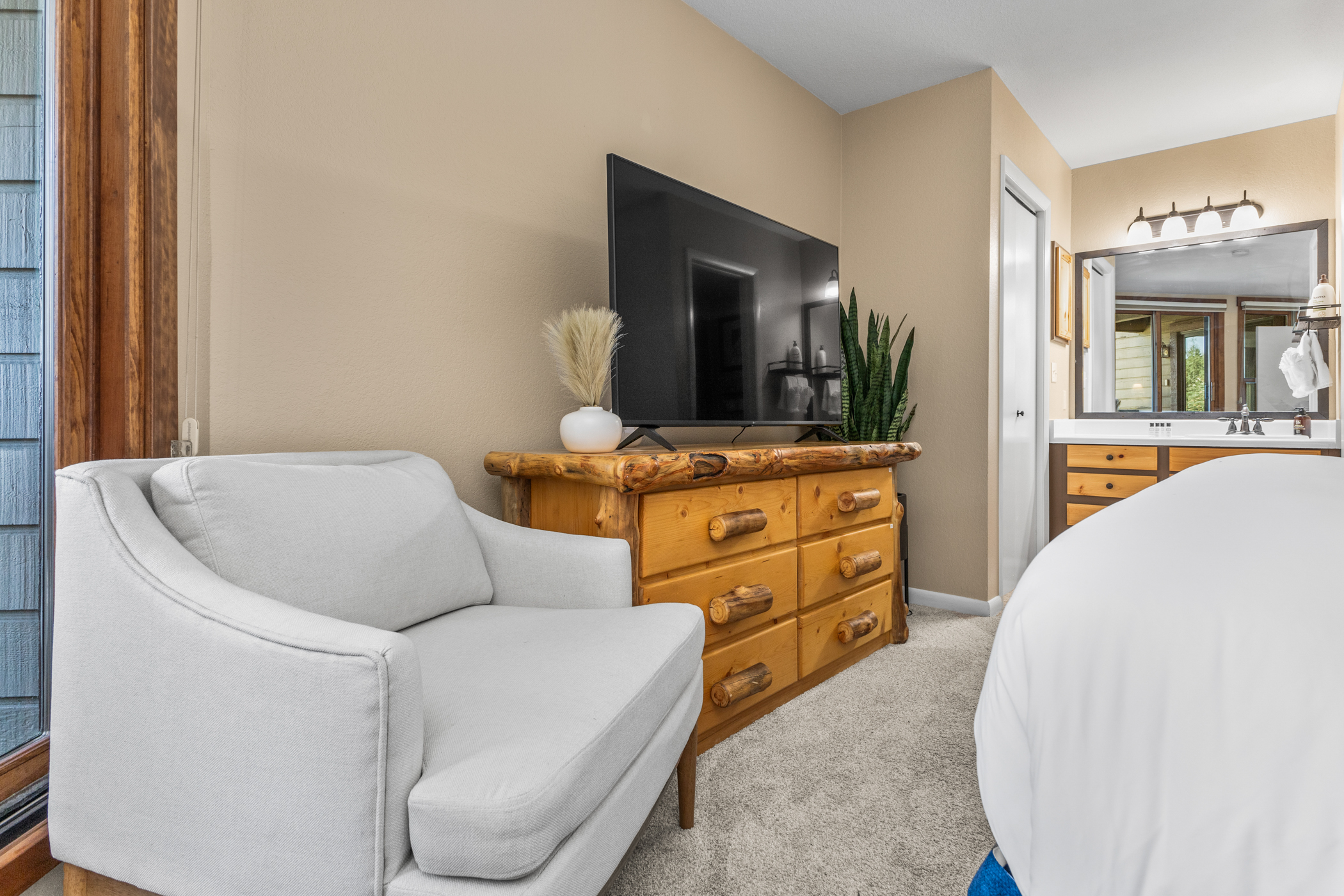 Bedroom #1 | SmartTV