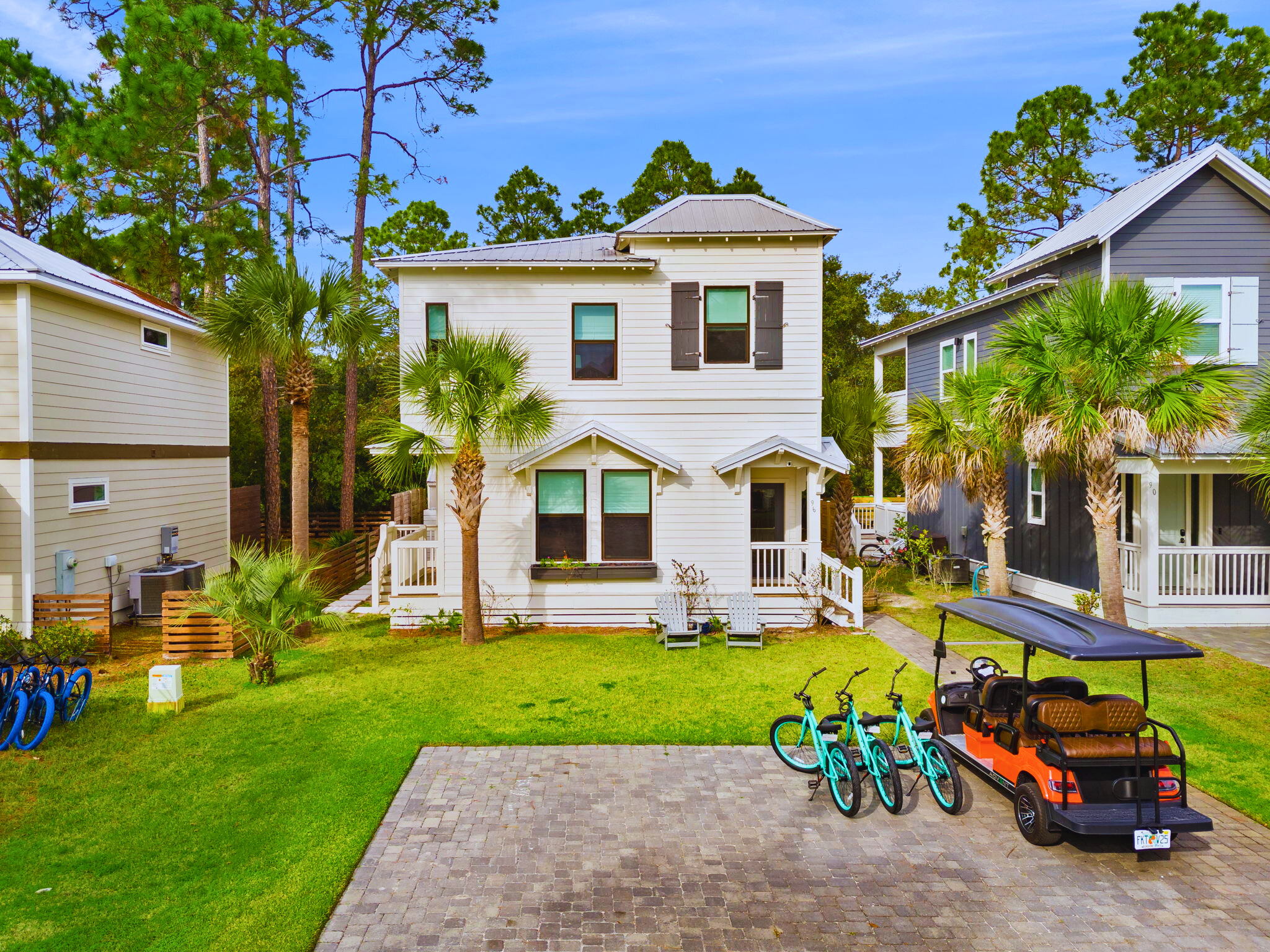 Brand new 6-seater street-legal golf cart free to use during your stay for easy, fun exploring!