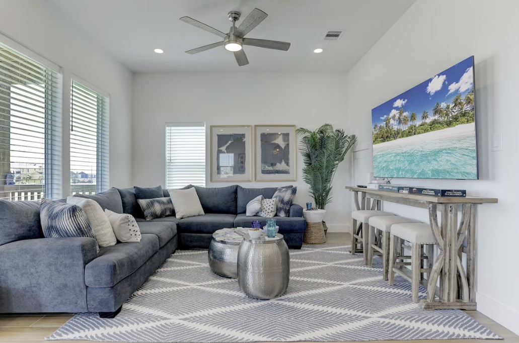 7c76e0d842b342d59b9b943e2b594be0 | Beachhouse | Texas | TX | Vacation Homes | Galveston | Crystal Beach | Kokomo | Breezy Days | Beachfront Elegance | Sunrise Serenity | Southern Sands Property Management, LLC