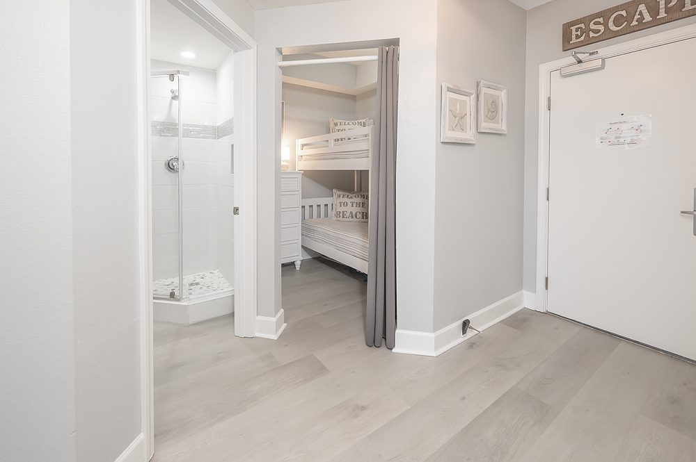 Private bunk room and hallway bath