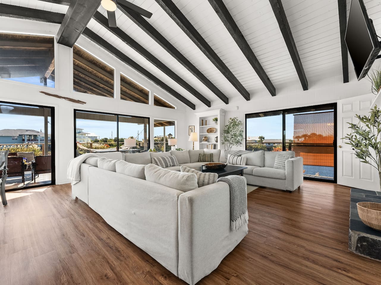 Lake views all around!