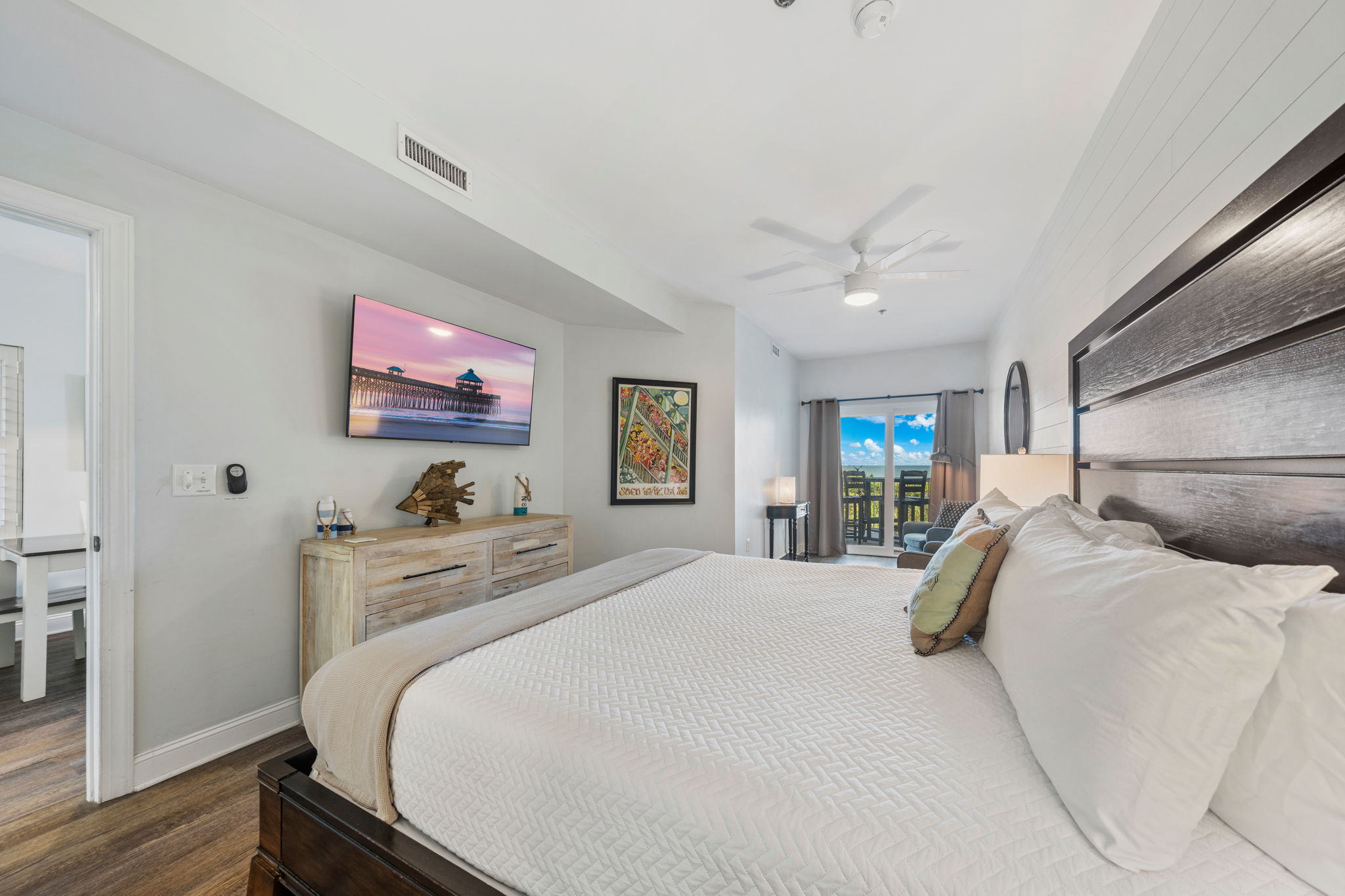 Primary King Suite | Starfish | Oceanview 101 | 1116 Ocean Blvd, Isle of Palms, SC | IOP Escapes