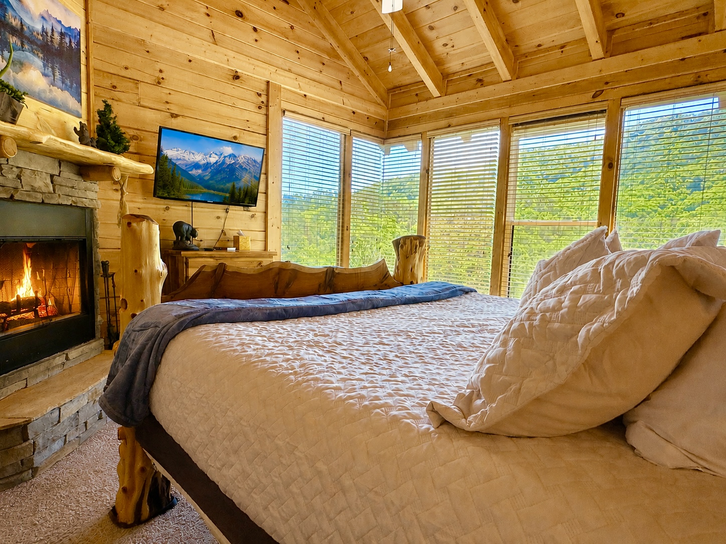 Papa bear room upstairs king. Mountain views from your king bed.