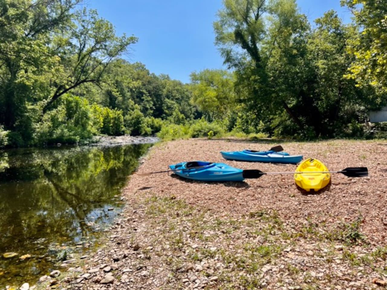 Free kayaks for you to use.