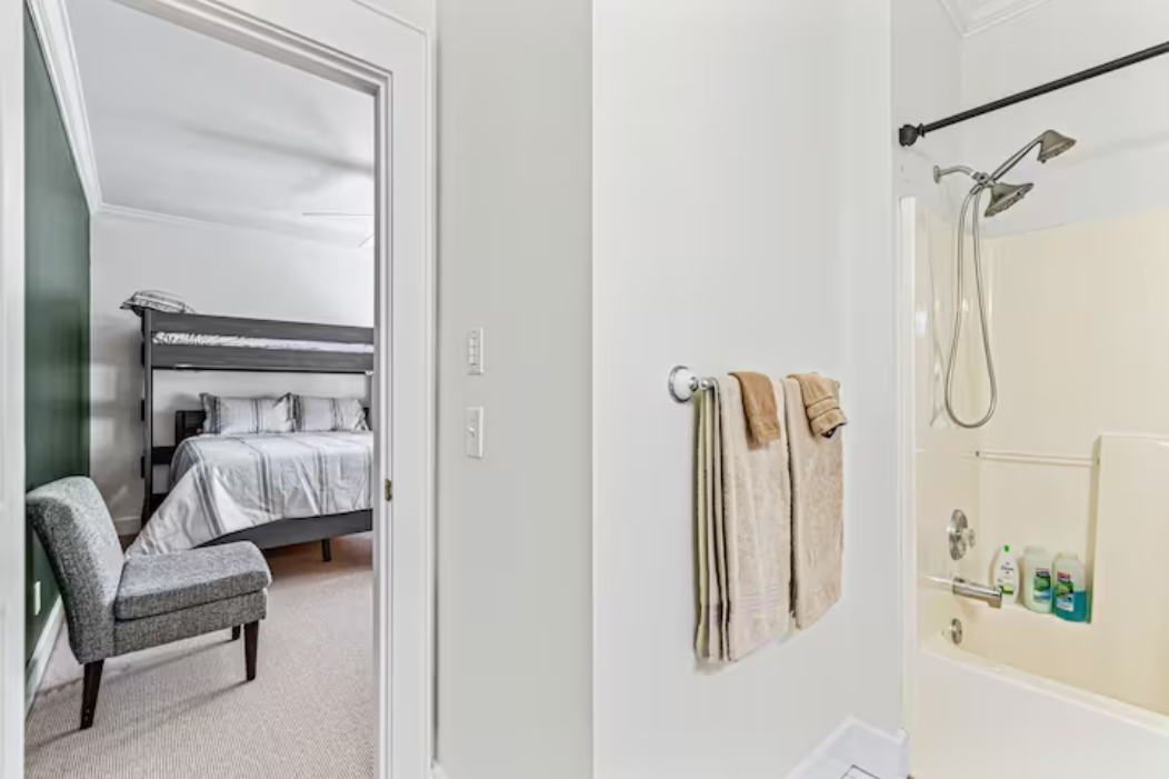 Ensuite Bathroom for the Bunkroom