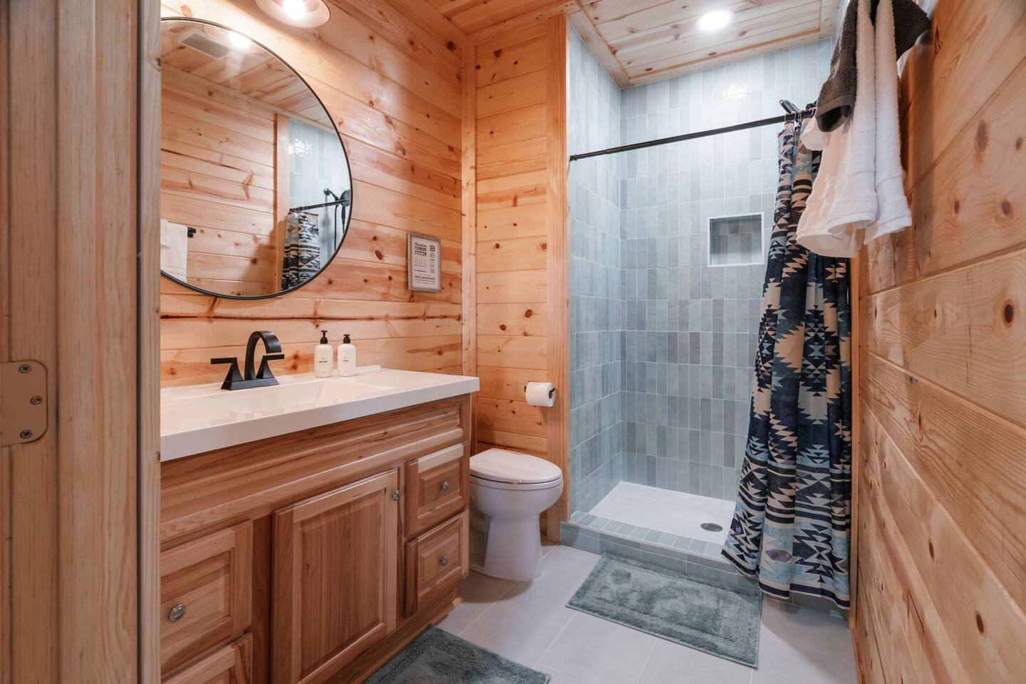 Ensuite bathroom to double queen bedroom.