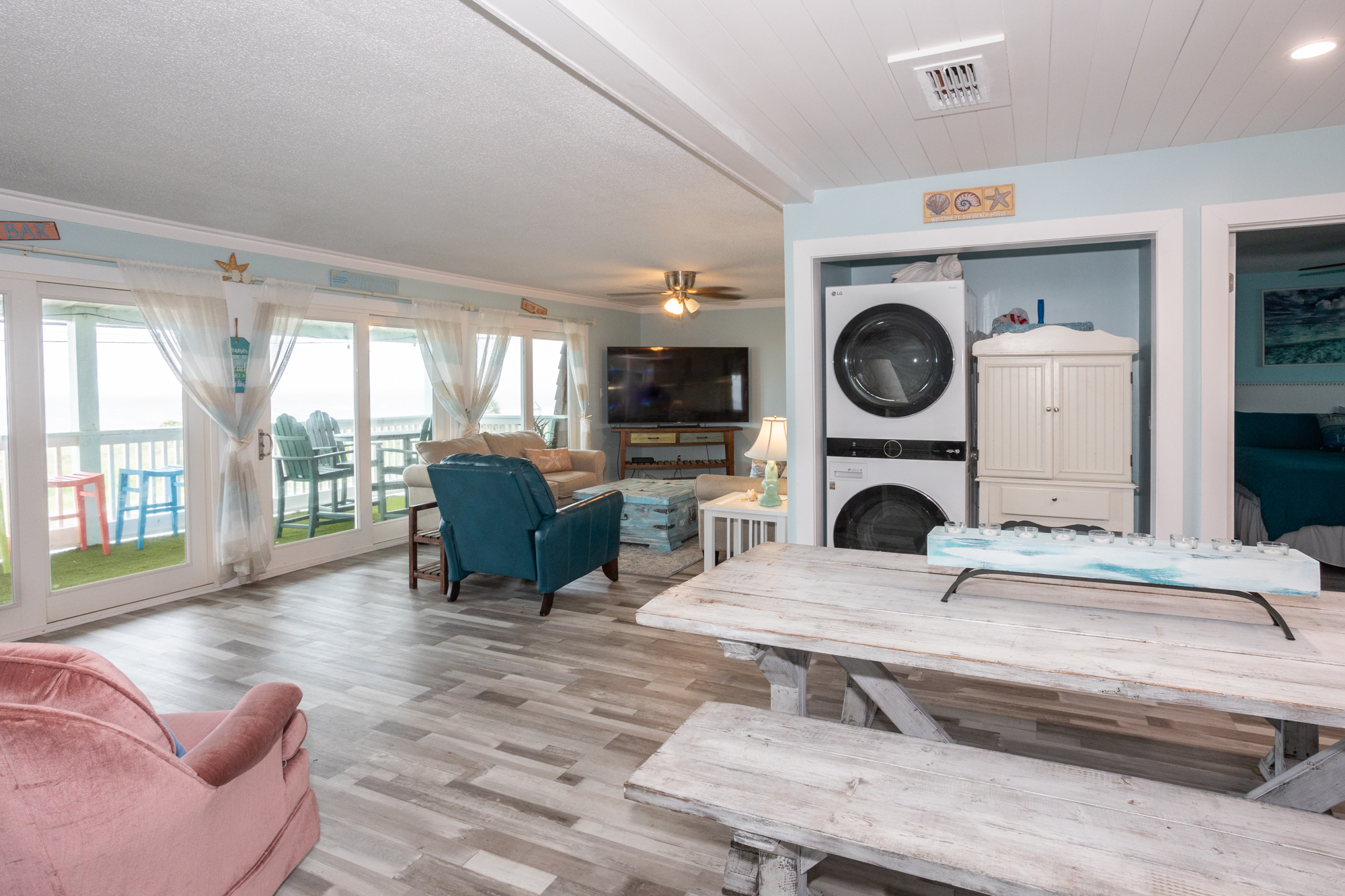 Dining/Laundry