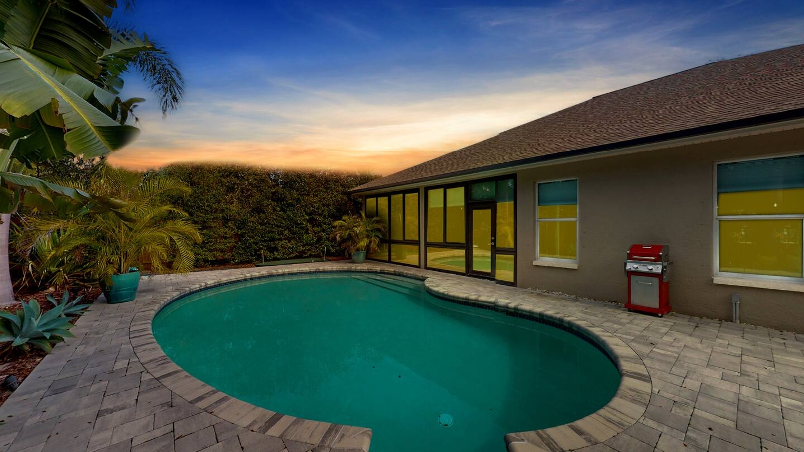 Sun Set Pool
