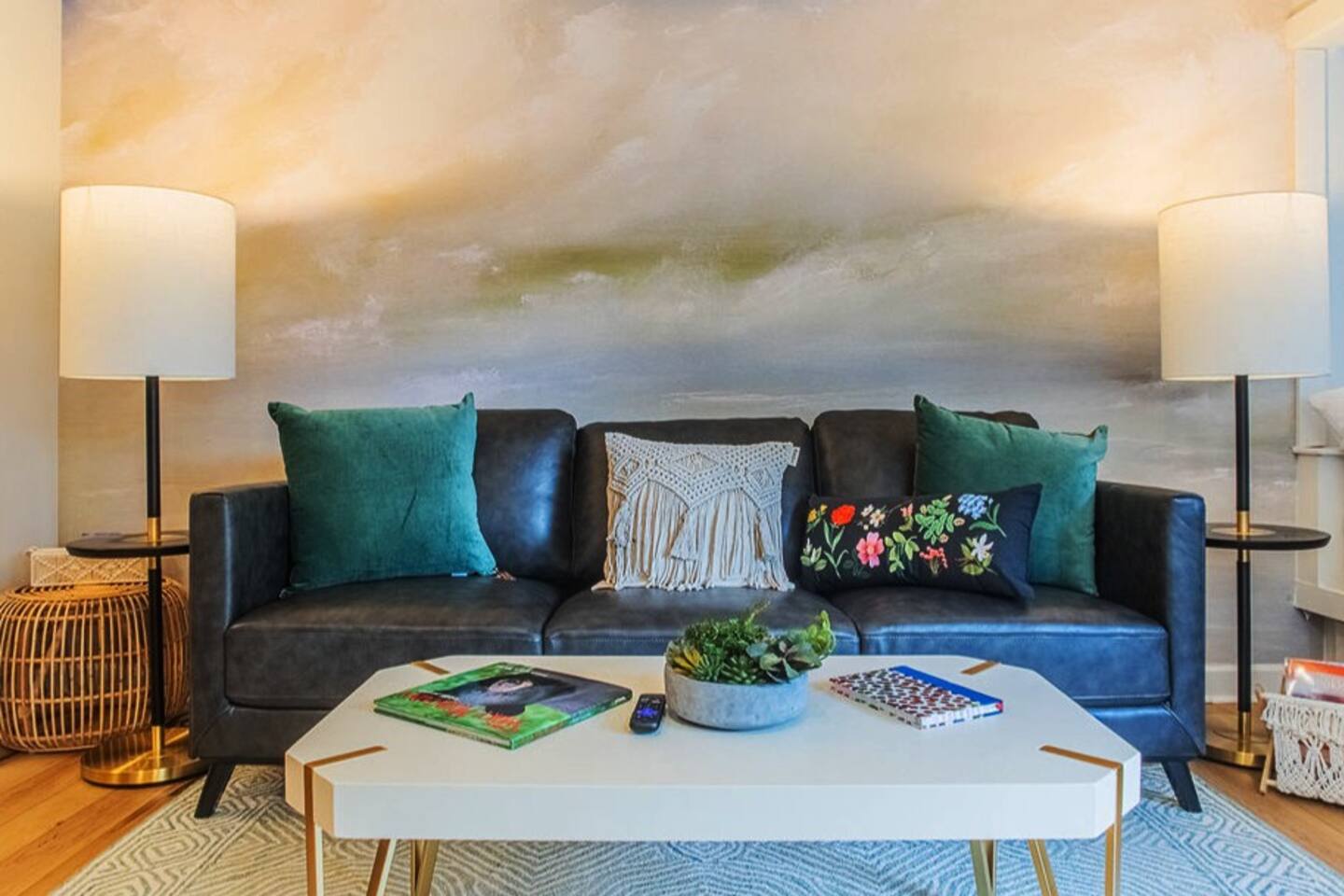 Bears and Freedom * Studio Condo for 2 wifi pool