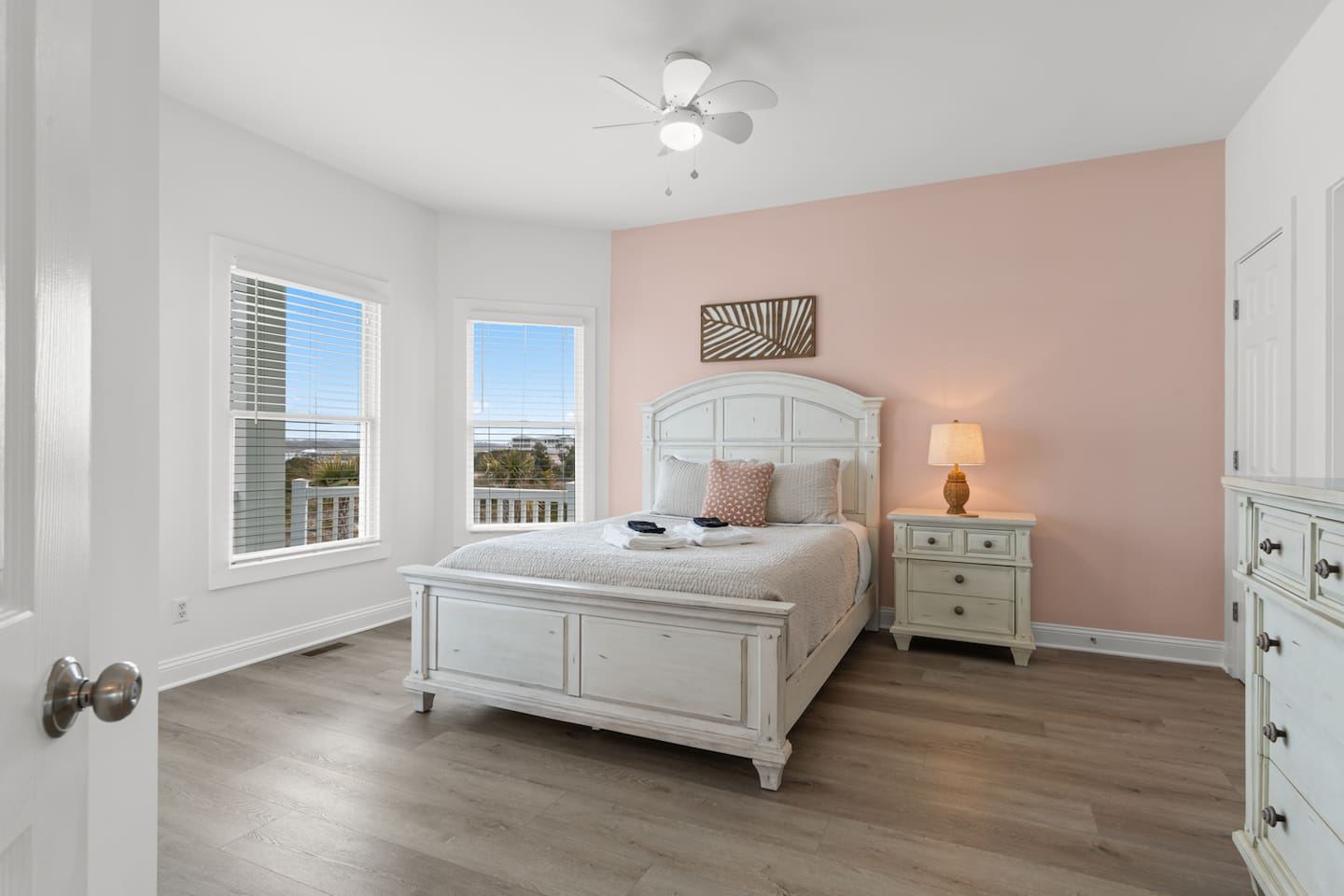 First floor - Queen bedroom - Faces the sound!