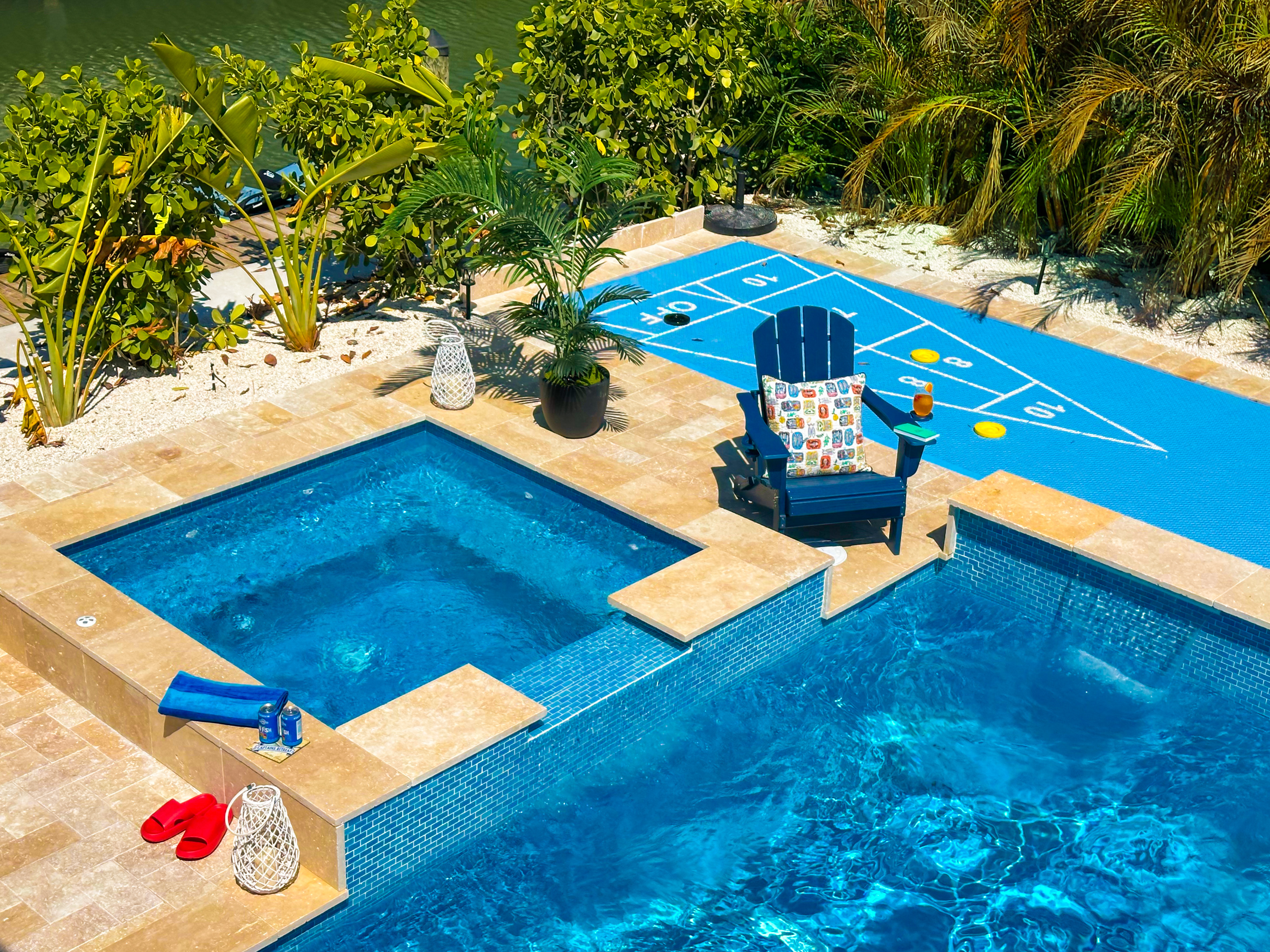 At the other end, there’s spa and more seating options.