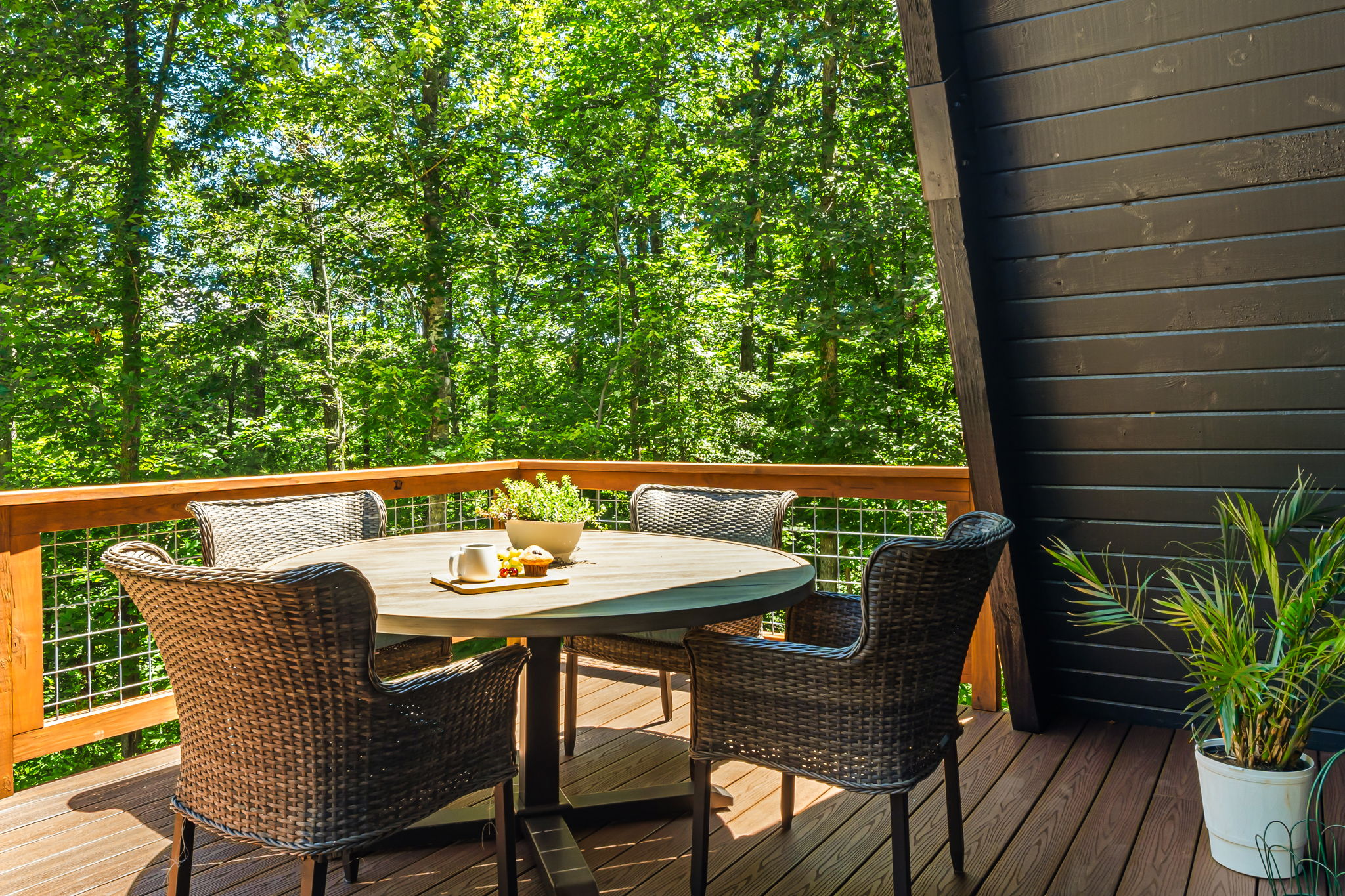 Alfresco dining at its best on the main deck.