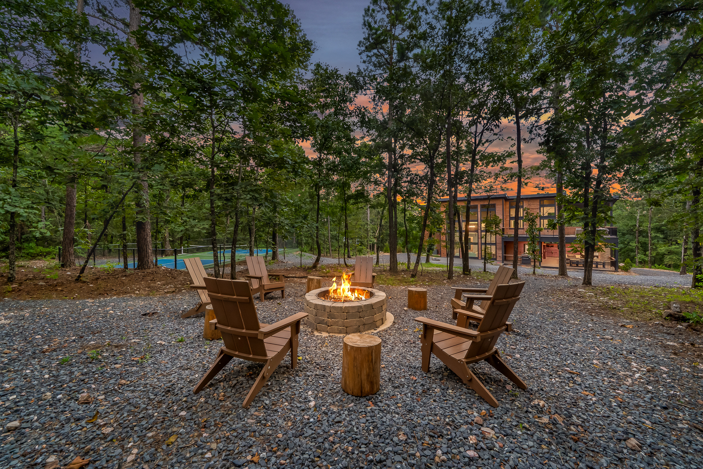 Exquisite firepit - Total privacy tucked away in the trees