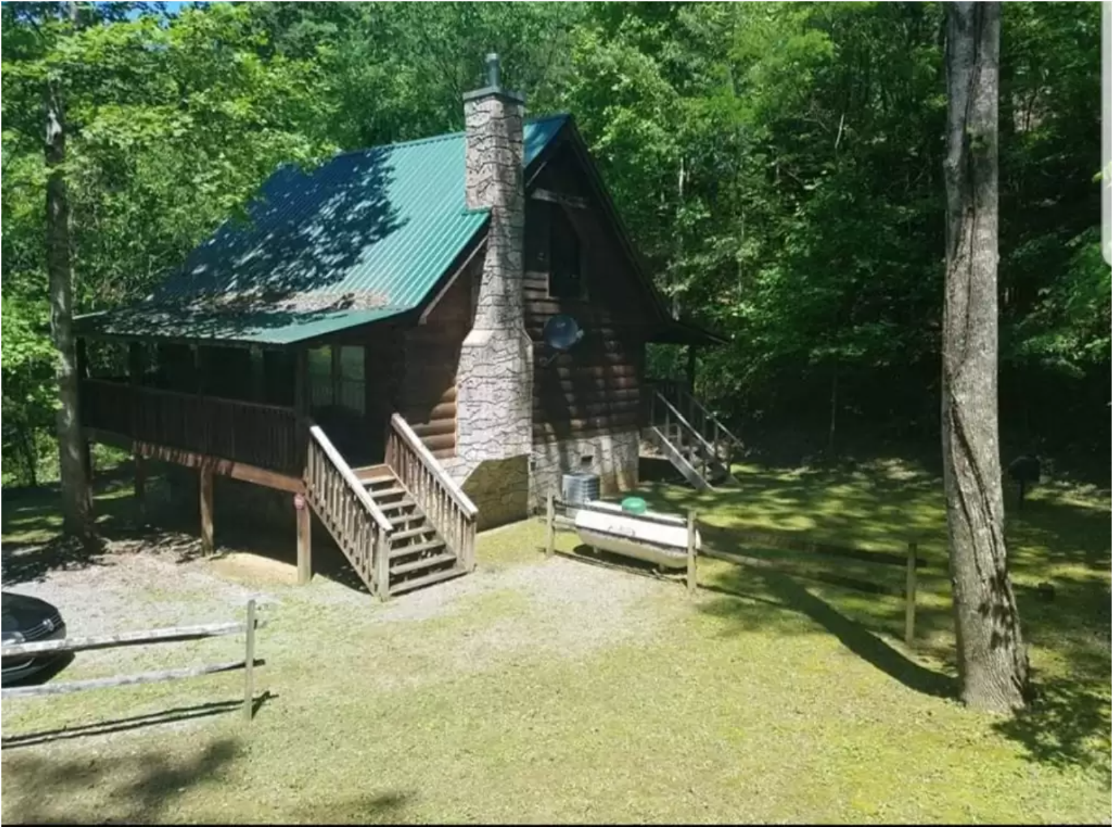 Morn'n Deer log cabin exterior in Sevierville, TN