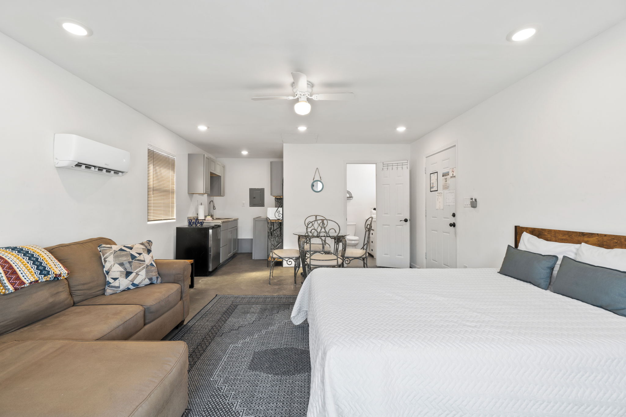 Detached Studio (3rd Bedroom with 2nd Bathroom)