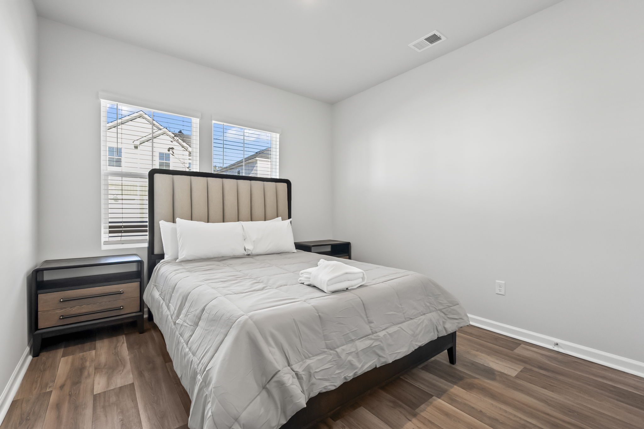Queen Bed in downstairs bedroom