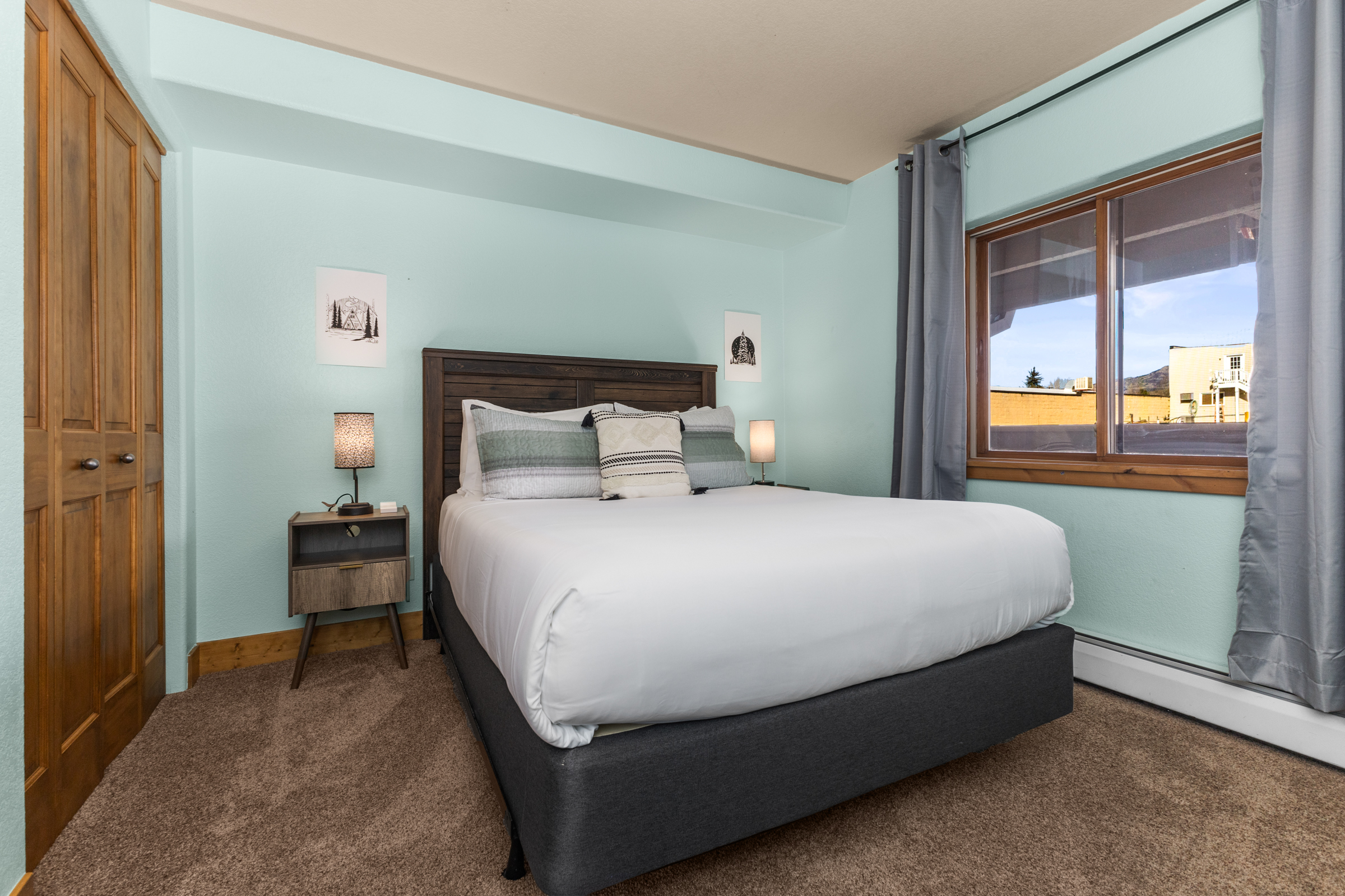 Bedroom #2| Queen Size Bed | Closet