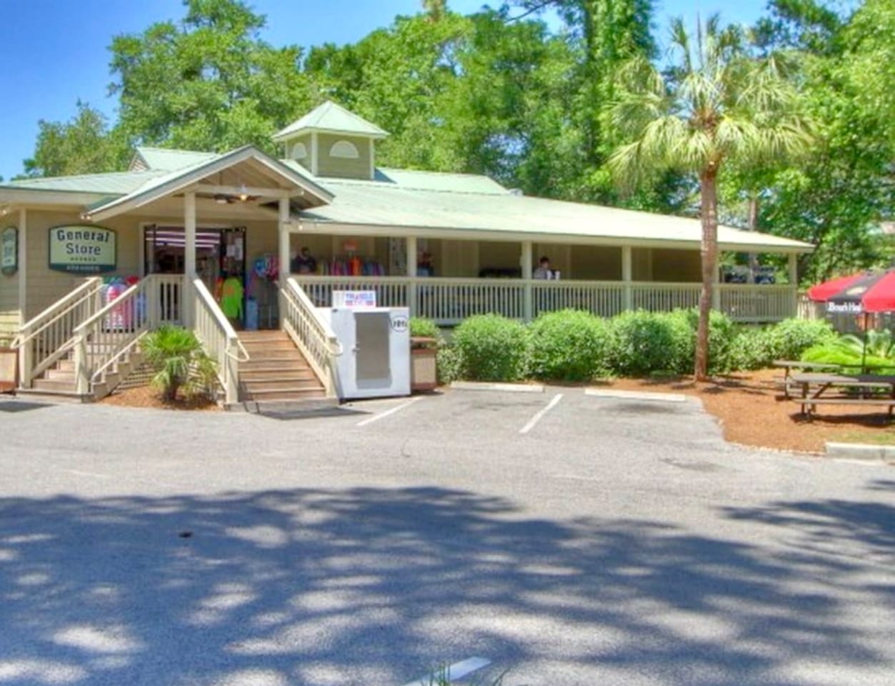 Palmetto Dunes general store