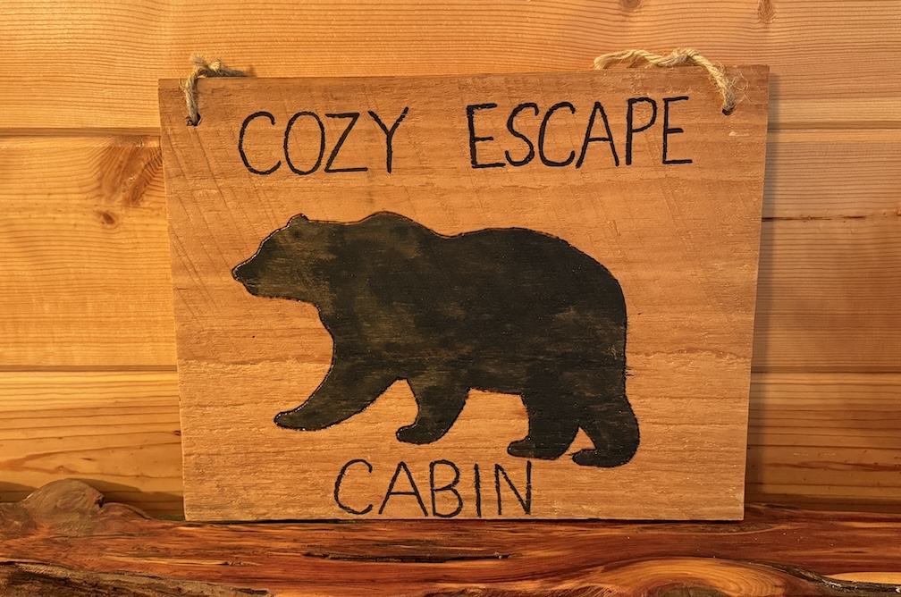 Weclome fur puppers and hoomans to Cozy Escape cabin