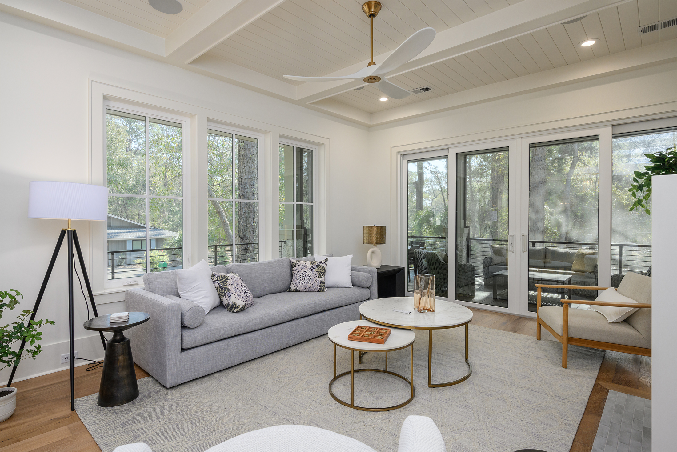 Open and airy iving room