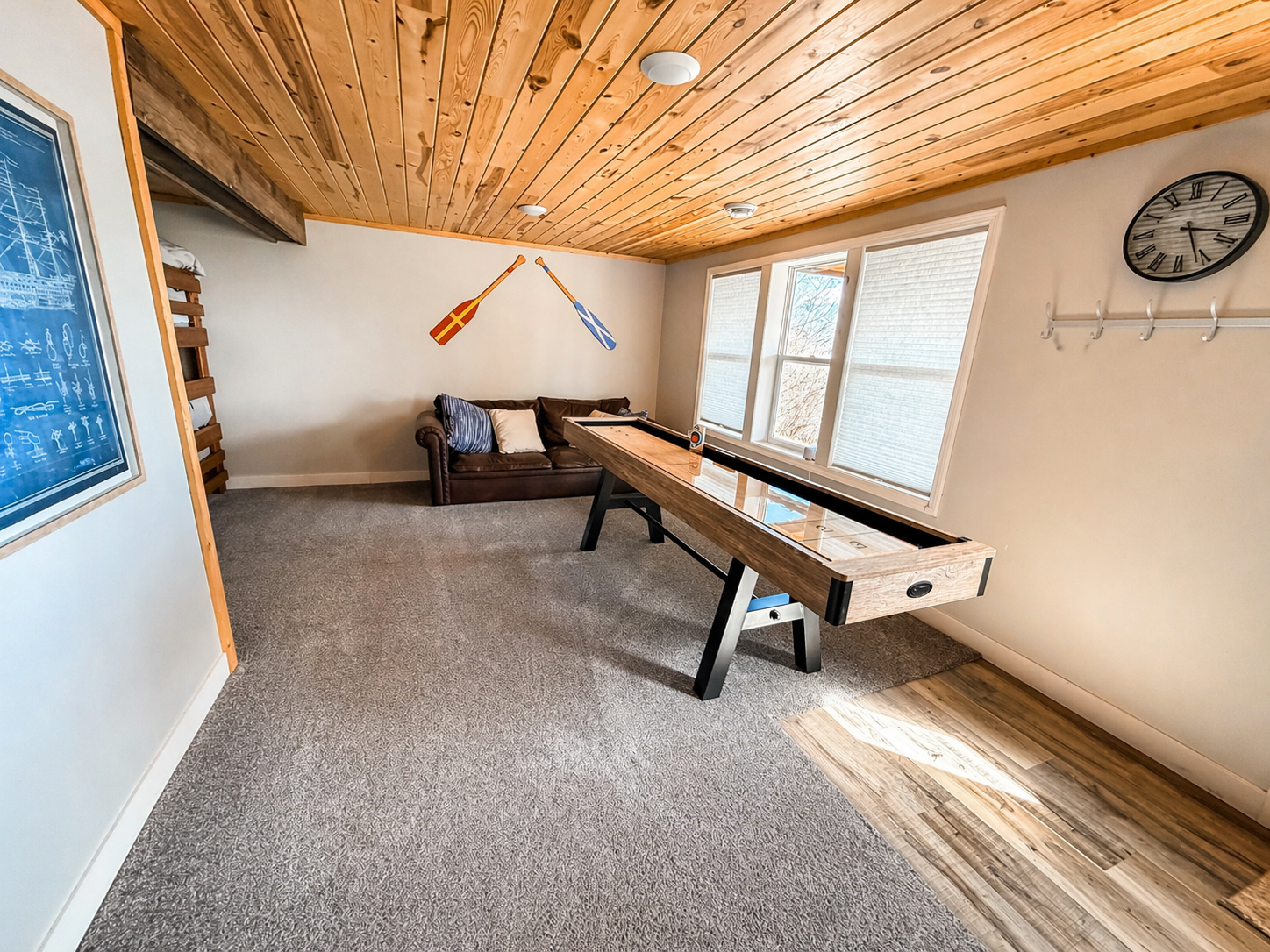 Head downstairs to the game area and unwind with a round of shuffleboard. It is perfect for rainy days, friendly competition or relaxing together after a full day exploring Black Beach, Split Rock Lighthouse!