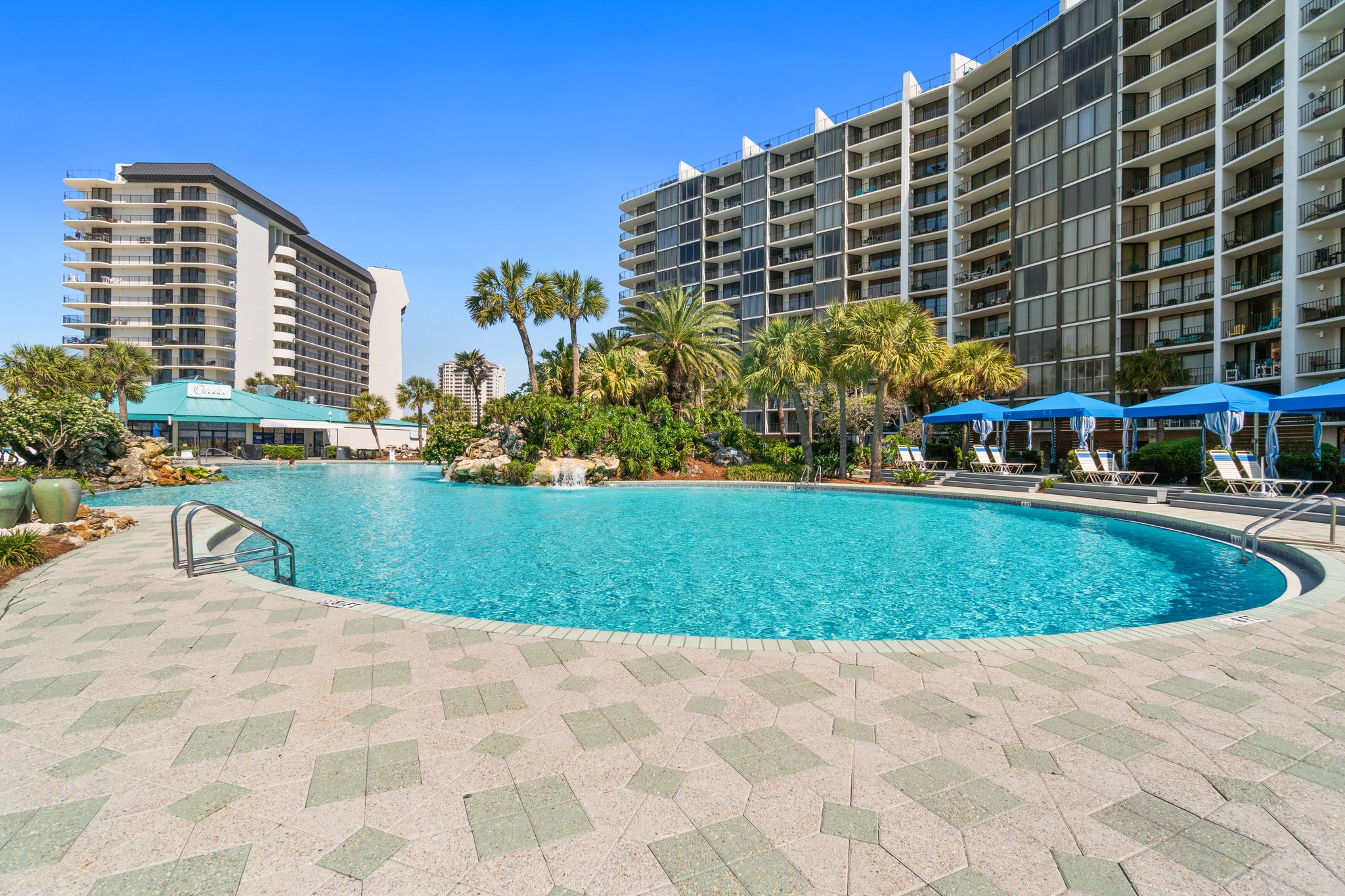 Beachfront Pool across the road at Tower 1