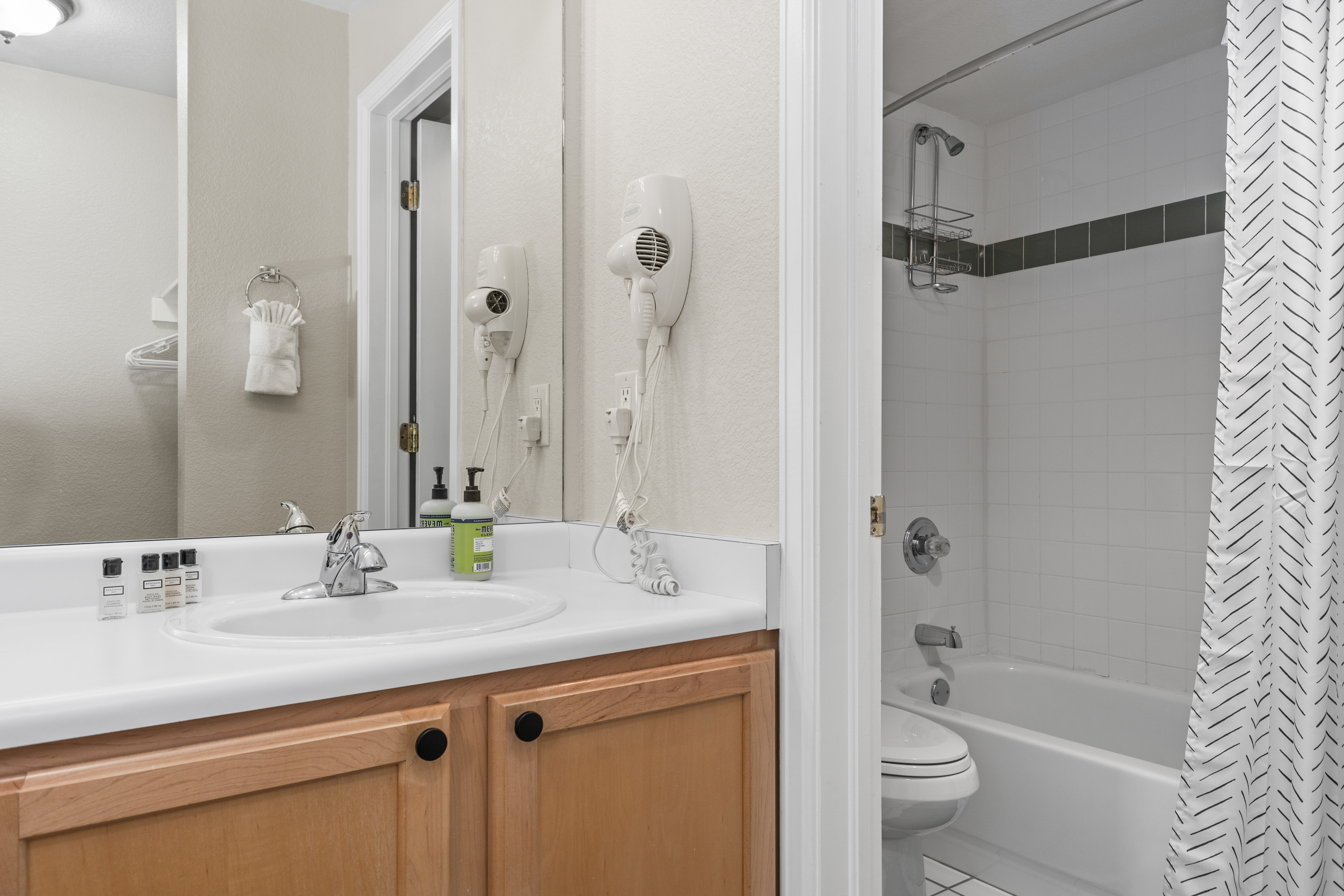 Ensuite Bathroom 1 | Vanity Mirror